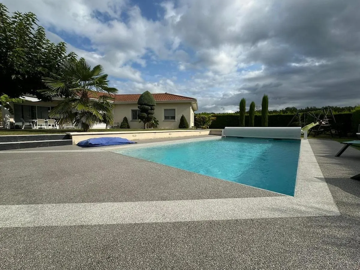 Luxury Villa Saint-Sauveur  0*, Saint-Sauveur (Isere)