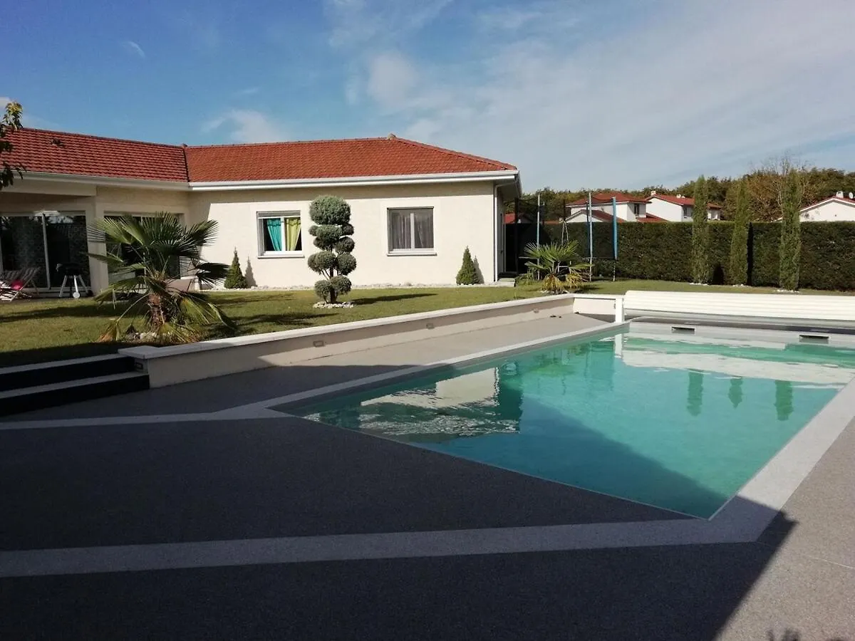 Luxury Villa Saint-Sauveur  0*, Saint-Sauveur (Isere) Francie